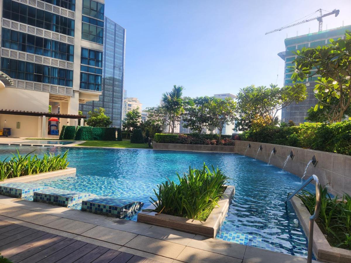 Spacious 7U Homey Unit Steps Away From Uptown Mall And Mitsukoshi Mall Free Parking With Washer Манила Экстерьер фото