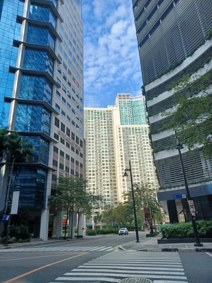 Spacious 7U Homey Unit Steps Away From Uptown Mall And Mitsukoshi Mall Free Parking With Washer Манила Экстерьер фото