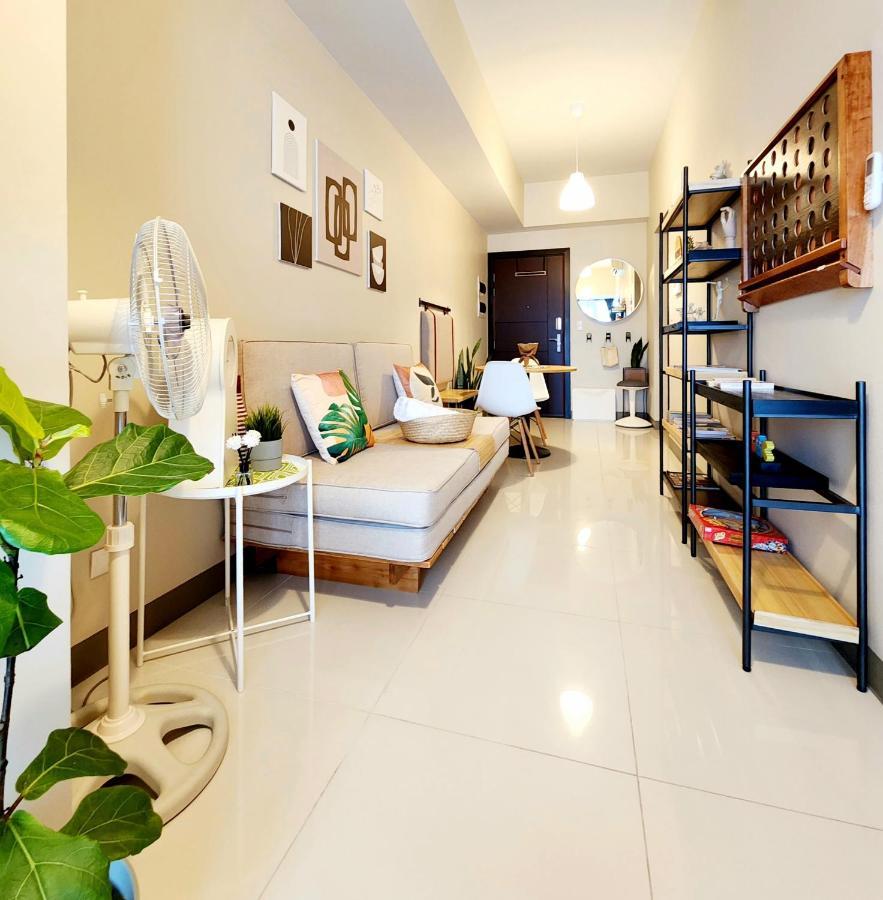 Spacious 7U Homey Unit Steps Away From Uptown Mall And Mitsukoshi Mall Free Parking With Washer Манила Экстерьер фото