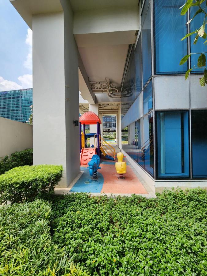 Spacious 7U Homey Unit Steps Away From Uptown Mall And Mitsukoshi Mall Free Parking With Washer Манила Экстерьер фото