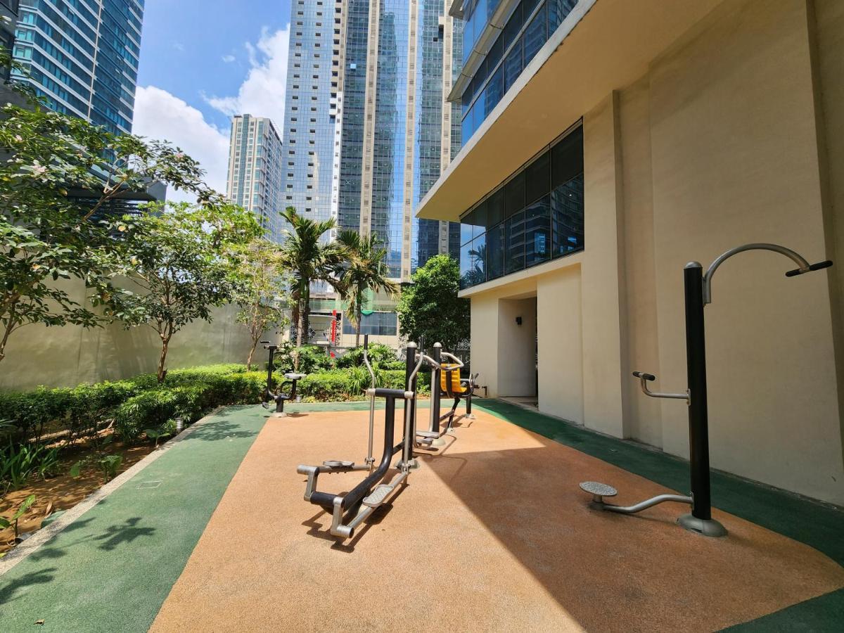 Spacious 7U Homey Unit Steps Away From Uptown Mall And Mitsukoshi Mall Free Parking With Washer Манила Экстерьер фото