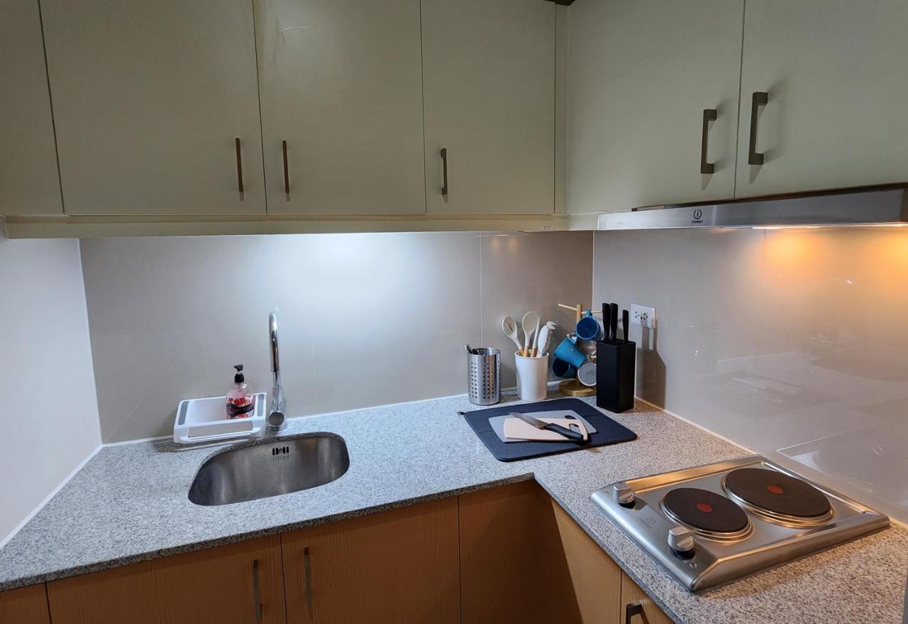 Spacious 7U Homey Unit Steps Away From Uptown Mall And Mitsukoshi Mall Free Parking With Washer Манила Экстерьер фото