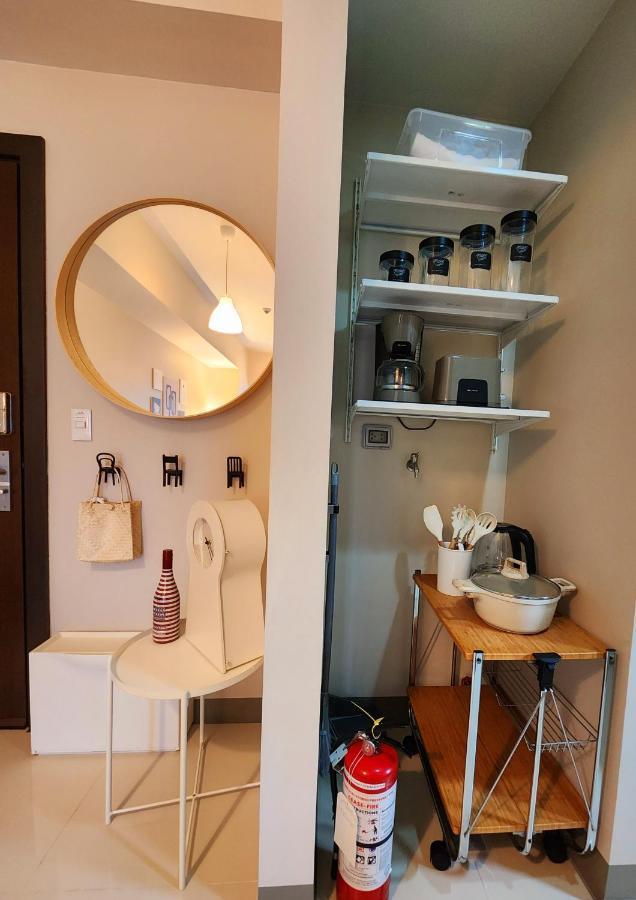 Spacious 7U Homey Unit Steps Away From Uptown Mall And Mitsukoshi Mall Free Parking With Washer Манила Экстерьер фото