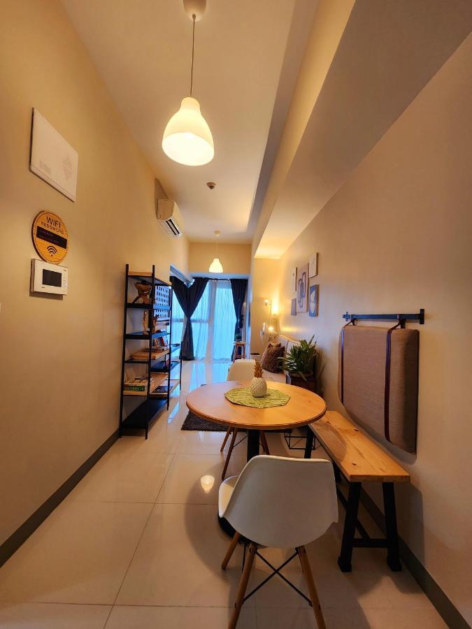 Spacious 7U Homey Unit Steps Away From Uptown Mall And Mitsukoshi Mall Free Parking With Washer Манила Экстерьер фото