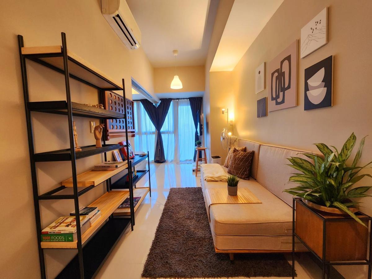 Spacious 7U Homey Unit Steps Away From Uptown Mall And Mitsukoshi Mall Free Parking With Washer Манила Экстерьер фото