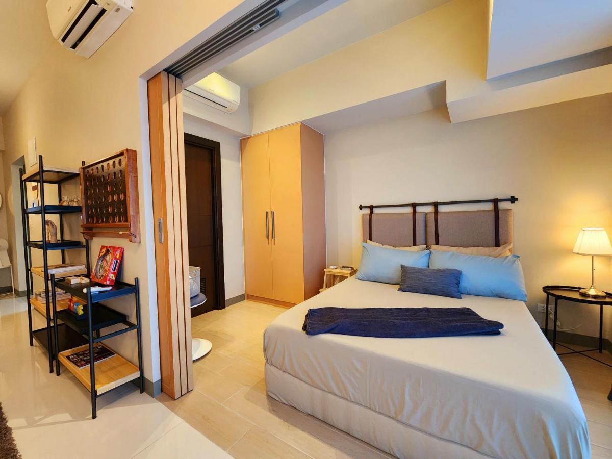 Spacious 7U Homey Unit Steps Away From Uptown Mall And Mitsukoshi Mall Free Parking With Washer Манила Экстерьер фото