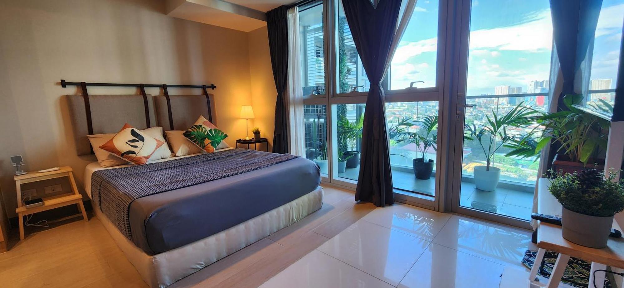 Spacious 7U Homey Unit Steps Away From Uptown Mall And Mitsukoshi Mall Free Parking With Washer Манила Экстерьер фото